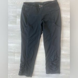 Old Navy Active Capri workout pants